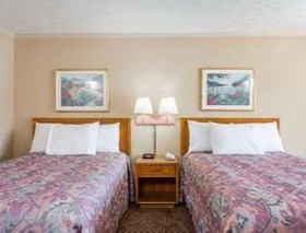 Travelodge by Wyndham Ridgeway Martinsville Area