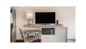 Holiday Inn Roanoke Airport-Conference CTR