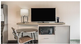 Holiday Inn Roanoke Airport-Conference CTR