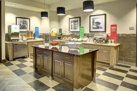 Hampton Inn and Suites Roanoke Downtown