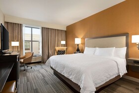 Hampton Inn and Suites Roanoke Downtown