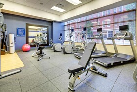 Hampton Inn and Suites Roanoke Downtown