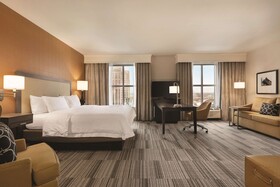 Hampton Inn and Suites Roanoke Downtown