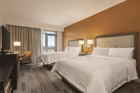 Hampton Inn and Suites Roanoke Downtown