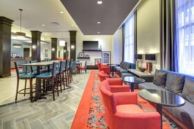 Hampton Inn and Suites Roanoke Downtown
