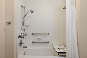 Hampton Inn and Suites Roanoke Downtown