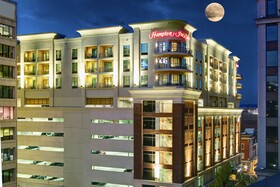 Hampton Inn and Suites Roanoke Downtown