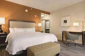 Hampton Inn and Suites Roanoke Downtown