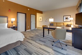 Hampton Inn and Suites Roanoke Downtown