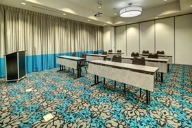Hampton Inn and Suites Roanoke Downtown