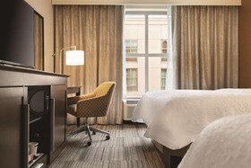 Hampton Inn and Suites Roanoke Downtown