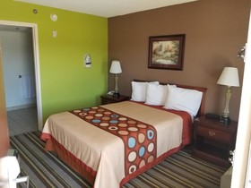 Super 8 by Wyndham Ruther Glen Kings Dominion Area