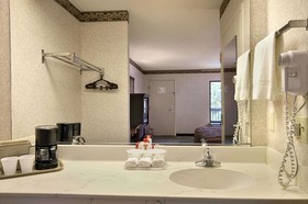 Super 8 by Wyndham Ruther Glen Kings Dominion Area