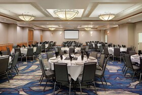 DoubleTree by Hilton Richmond Airport
