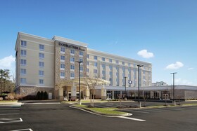 DoubleTree by Hilton Richmond Airport