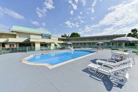 Americas Best Value Inn and Suites South Boston