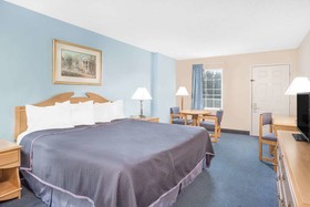 Howard Johnson by Wyndham Staunton
