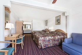 Brentwood Inn & Suites