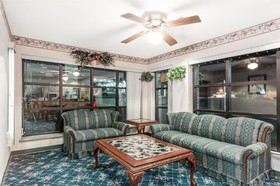 Brentwood Inn & Suites