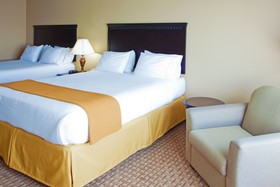 Holiday Inn Express & Suites Tappahannock