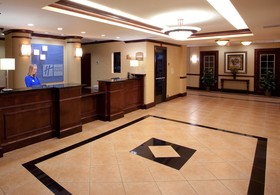 Holiday Inn Express & Suites Tappahannock
