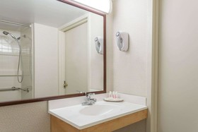 Ramada by Wyndham Triangle/Quantico