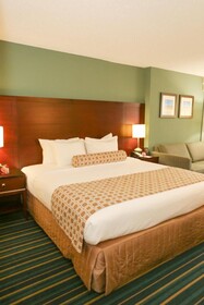 Crowne Plaza Virginia Beach Town Center