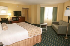 Crowne Plaza Virginia Beach Town Center