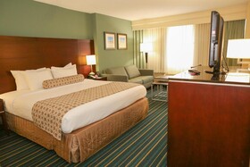 Crowne Plaza Virginia Beach Town Center
