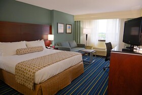 Crowne Plaza Virginia Beach Town Center