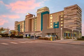 DoubleTree by Hilton Virginia Beach Oceanfront South