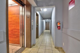 Econo Lodge Inn & Suites I-64 & US 13