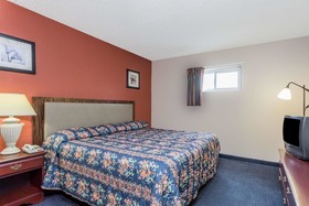 Breeze Inn & Suites