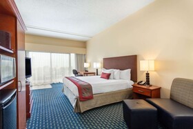 Ramada Plaza by Wyndham Virginia Beach