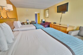 Seashire Inn & Suites
