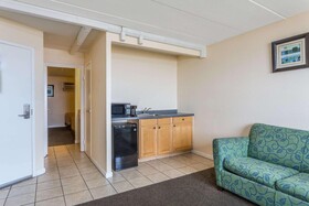 Travelodge by Wyndham Suites Virginia Beach Oceanfront