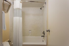 Travelodge by Wyndham Suites Virginia Beach Oceanfront