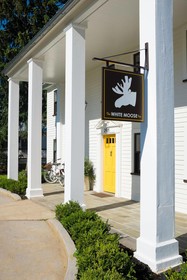 White Moose Inn