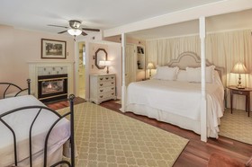 Cedars of Williamsburg Bed & Breakfast