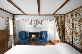 Colonial Houses, an official Colonial Williamsburg Hotel