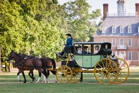 Colonial Houses, an official Colonial Williamsburg Hotel