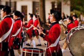 Colonial Houses, an official Colonial Williamsburg Hotel