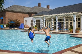 Colonial Houses, an official Colonial Williamsburg Hotel