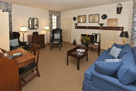 Colonial Houses, an official Colonial Williamsburg Hotel