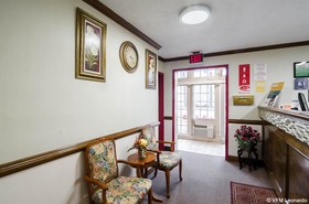 Econo Lodge Colonial