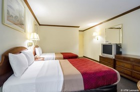 Econo Lodge Colonial