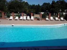 Rodeway Inn & Suites Williamsburg Central