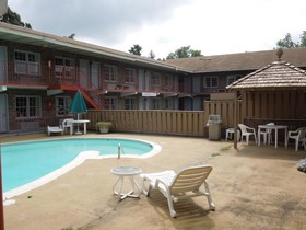 Capt. John Smith Inn