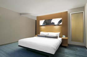 La Quinta Inn & Suites by Wyndham Winchester