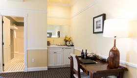 Majestic Inn & Spa